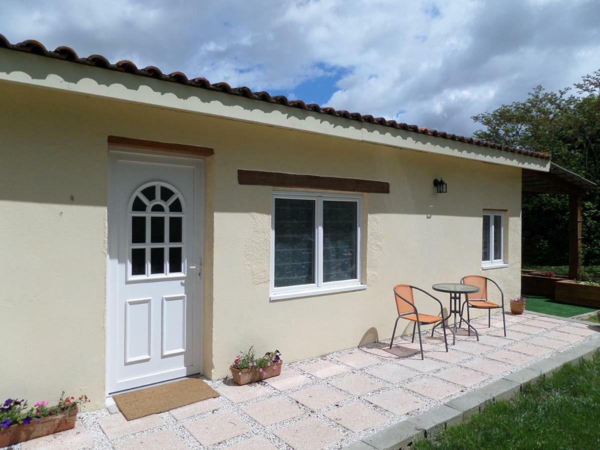 Gite De Cerisier Saint-Nicolas-de-la-Grave Esterno foto